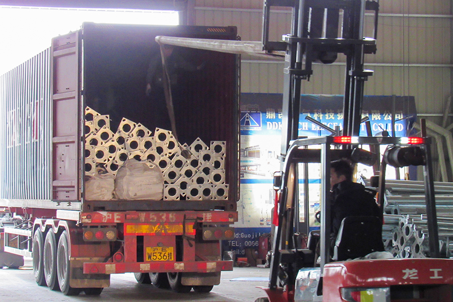 Delivery-Filipines Light Pole